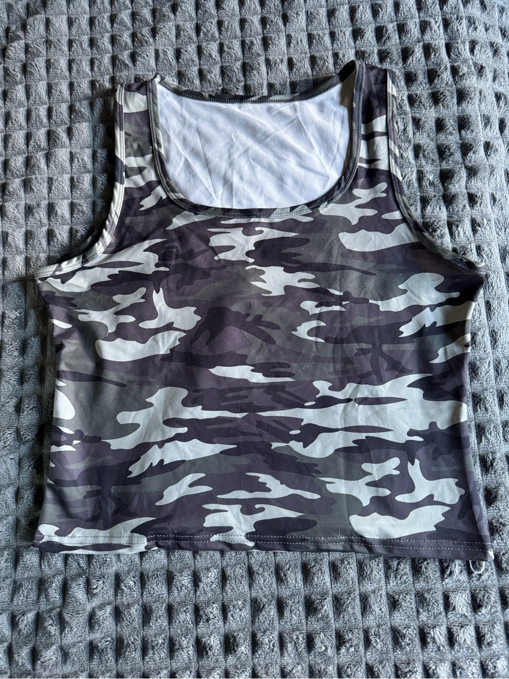 NWOT XL Camo Scoop Neck Tank Top in Gray & Black Womens